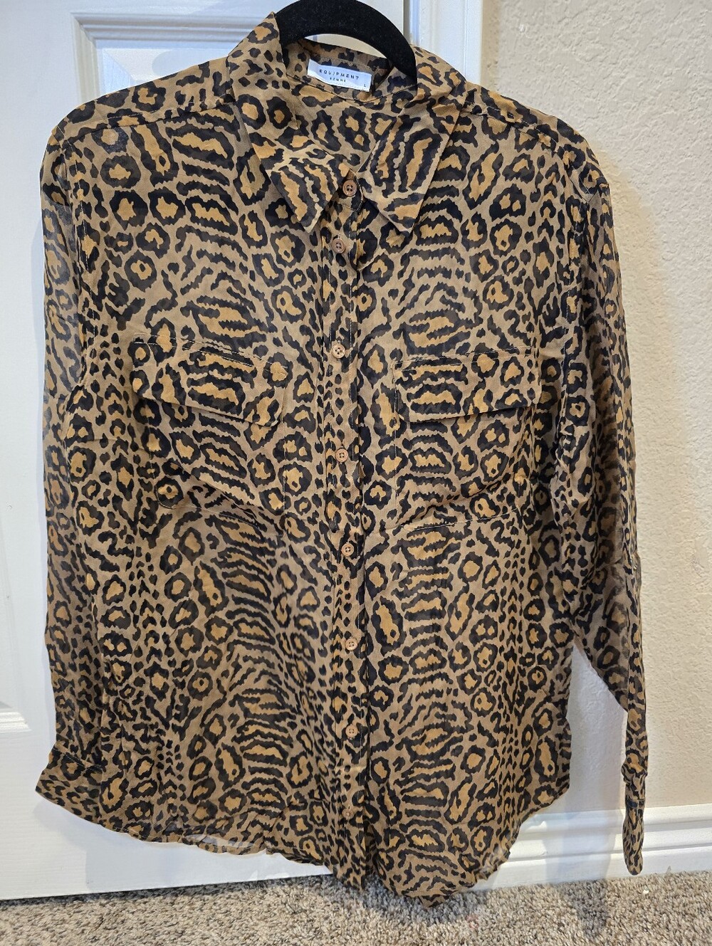 Equipment Femme Women's Signature Silk Leopard Print Button Down Blouse L
